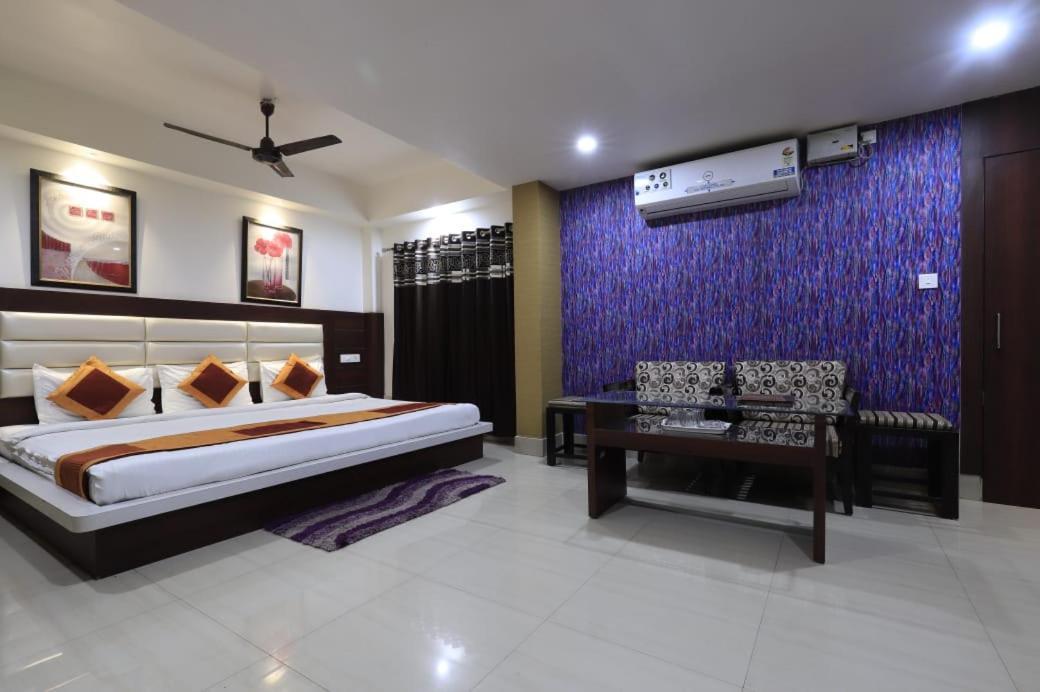 Hotel Rashmi Гувахати Экстерьер фото