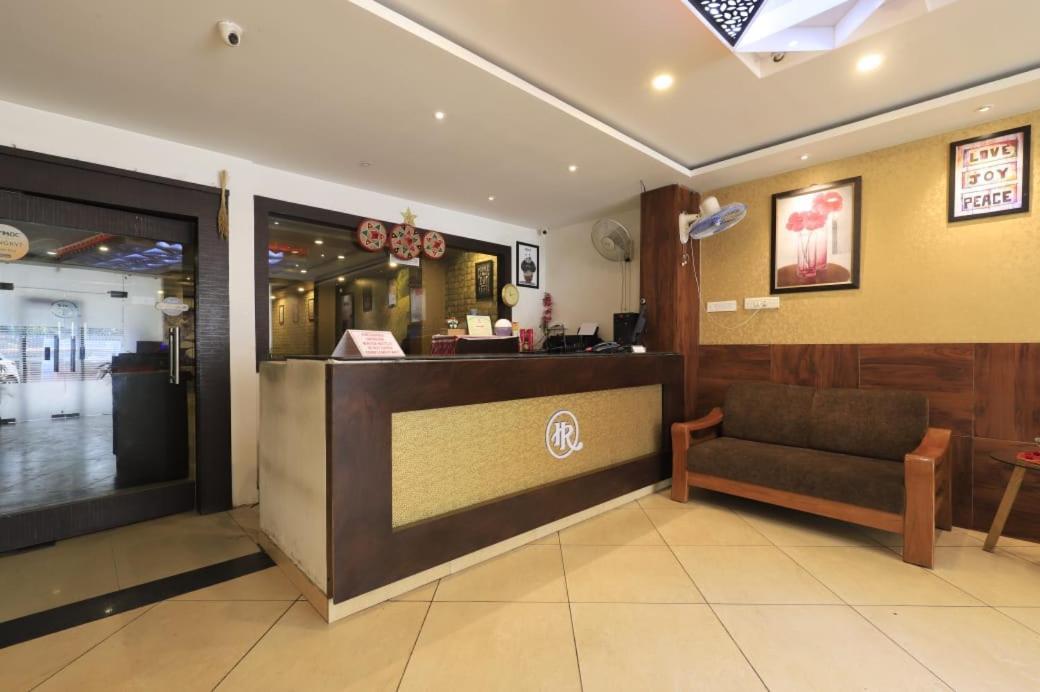 Hotel Rashmi Гувахати Экстерьер фото